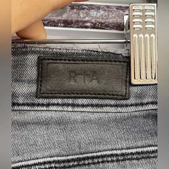 RTA Crop distress jeans size 24 - Picture 7 of 11